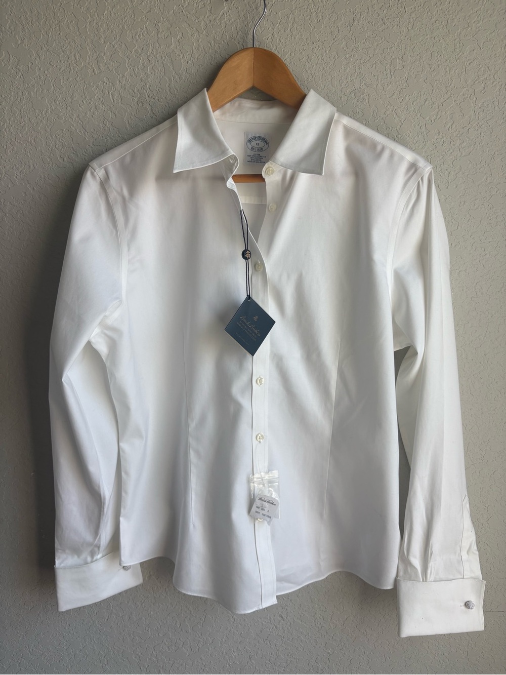 NWT Brooks Brothers Women’s White Non-Iron Shirt Size 12 Silk Knot Cufflinks